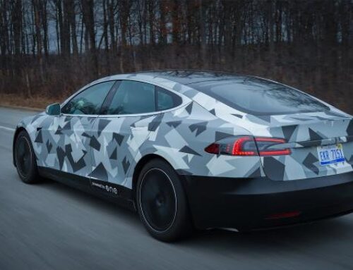 Récord de autonomía para un Tesla Model S con la batería modificada. Logró recorrer 1.210 Km y puso el listón muy alto.