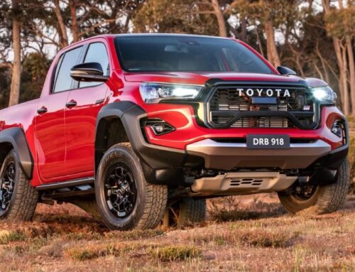 Toyota ha lanzado una nueva Hilux GR Sport en Australia con un estilo inspirado en el Dakar