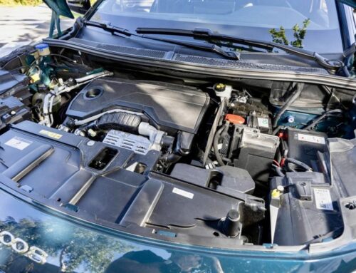 Tecnología / Al nuevo motor 1.2 PureTech Hybrid 3 cilindros de Stellantis se le solucionó el problema de la correa en baño de aceite pero le han surgido nuevas fallas relacionadas con la hibridación.