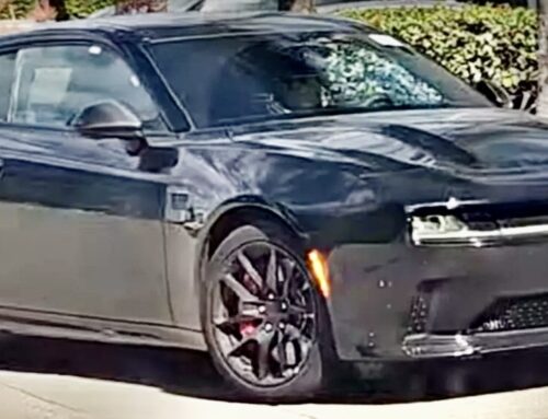 Dodge Charger Daytona EV / Stellantis continúa con el desarrollo de la próxima generación eléctrica de su muscle car y es filmado por un YouTuber.